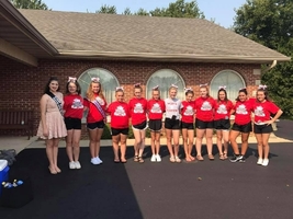 WJHS CheerleadersTake Part In The Labor Day Parade